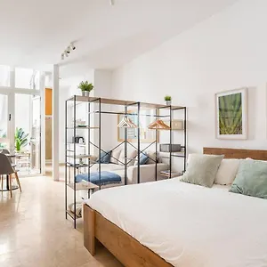 https://estudio-tranquilo-en-pleno-centro-de-malaga-29016.es-andalucia.com