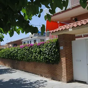https://apartamento-maraka-playa-castelldefels.top-hotels-tarragona.com